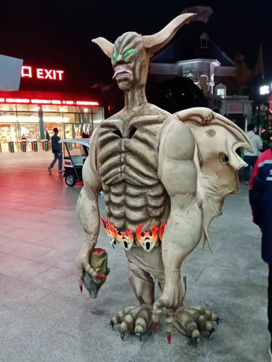 奔銘家人齊聚一起，歡度萬(wàn)圣節(jié)！(圖4)