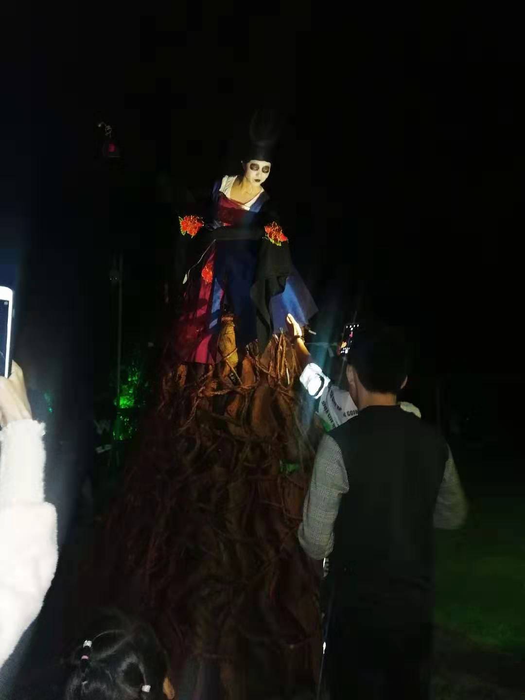 奔銘家人齊聚一起，歡度萬(wàn)圣節(jié)！(圖5)