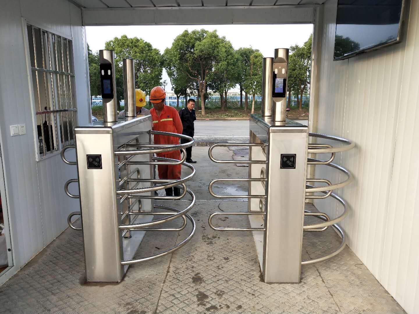 奉賢智慧工地《實(shí)名制閘機(jī)》、《塔吊監(jiān)控系統(tǒng)》(圖6)