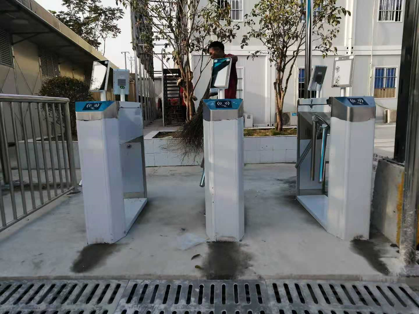 中鐵四局上海軌道交通終點(diǎn)站 智慧工地 《人臉識(shí)別實(shí)名制閘機(jī)》 (圖6)