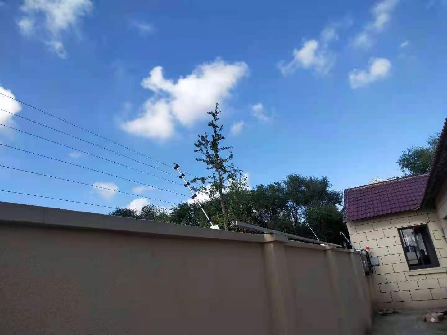 金山庭院周界電子圍欄、高清監(jiān)控系統(tǒng)安裝(圖3)