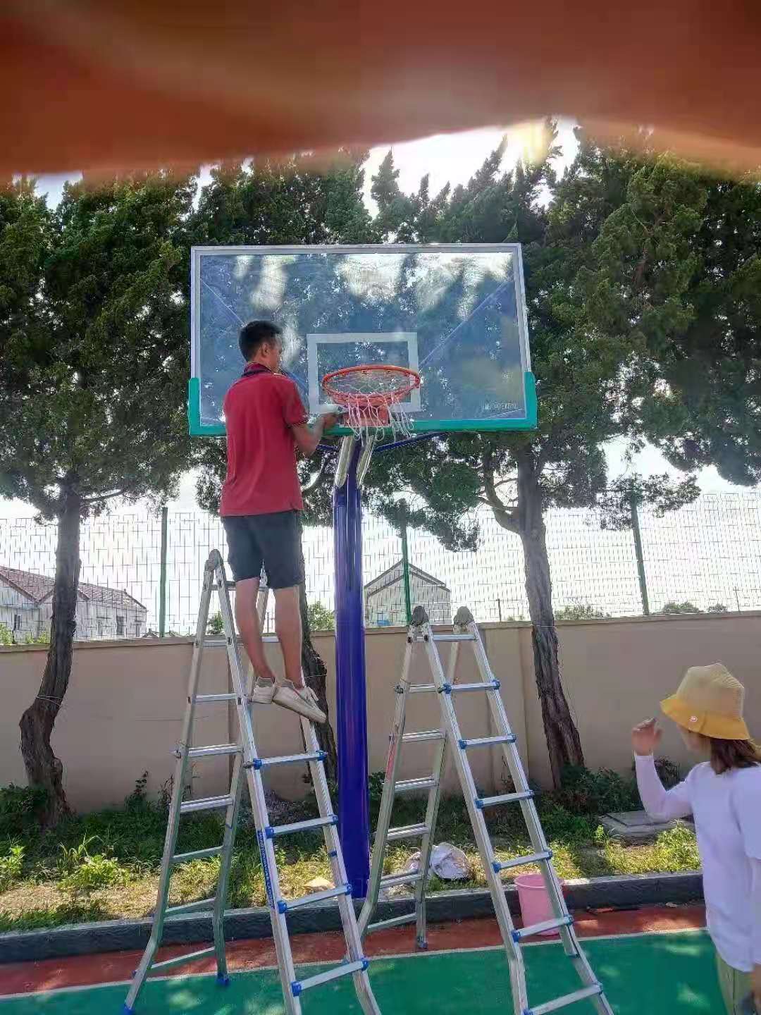 金山庭院周界電子圍欄、高清監(jiān)控系統(tǒng)安裝(圖7)