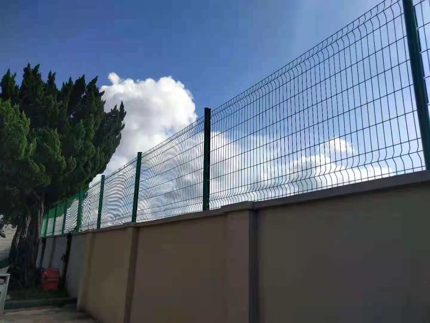 金山庭院周界電子圍欄、高清監(jiān)控系統(tǒng)安裝(圖4)