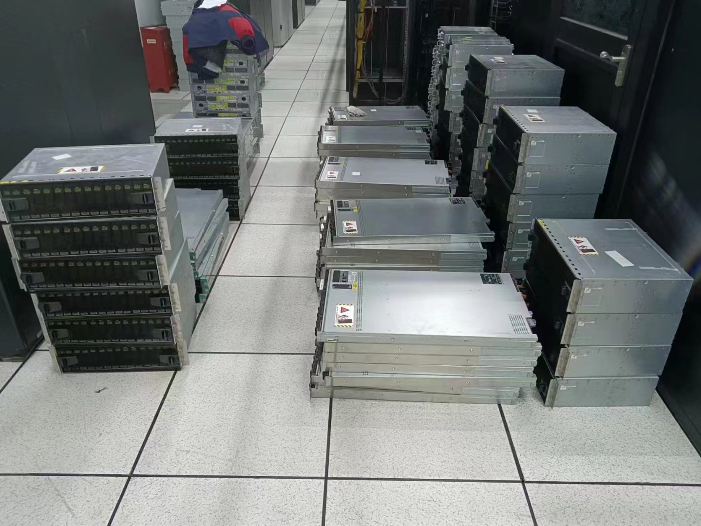 上海電信核心機(jī)房網(wǎng)絡(luò)設(shè)備搬遷安裝服務(wù)(圖3)