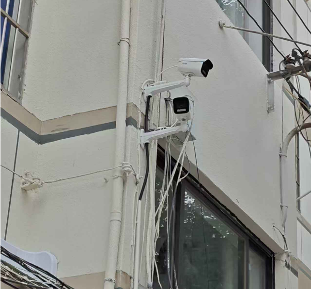 西渡大橋小區(qū) 《高清全彩監(jiān)控系統(tǒng)》改造完成(圖4)