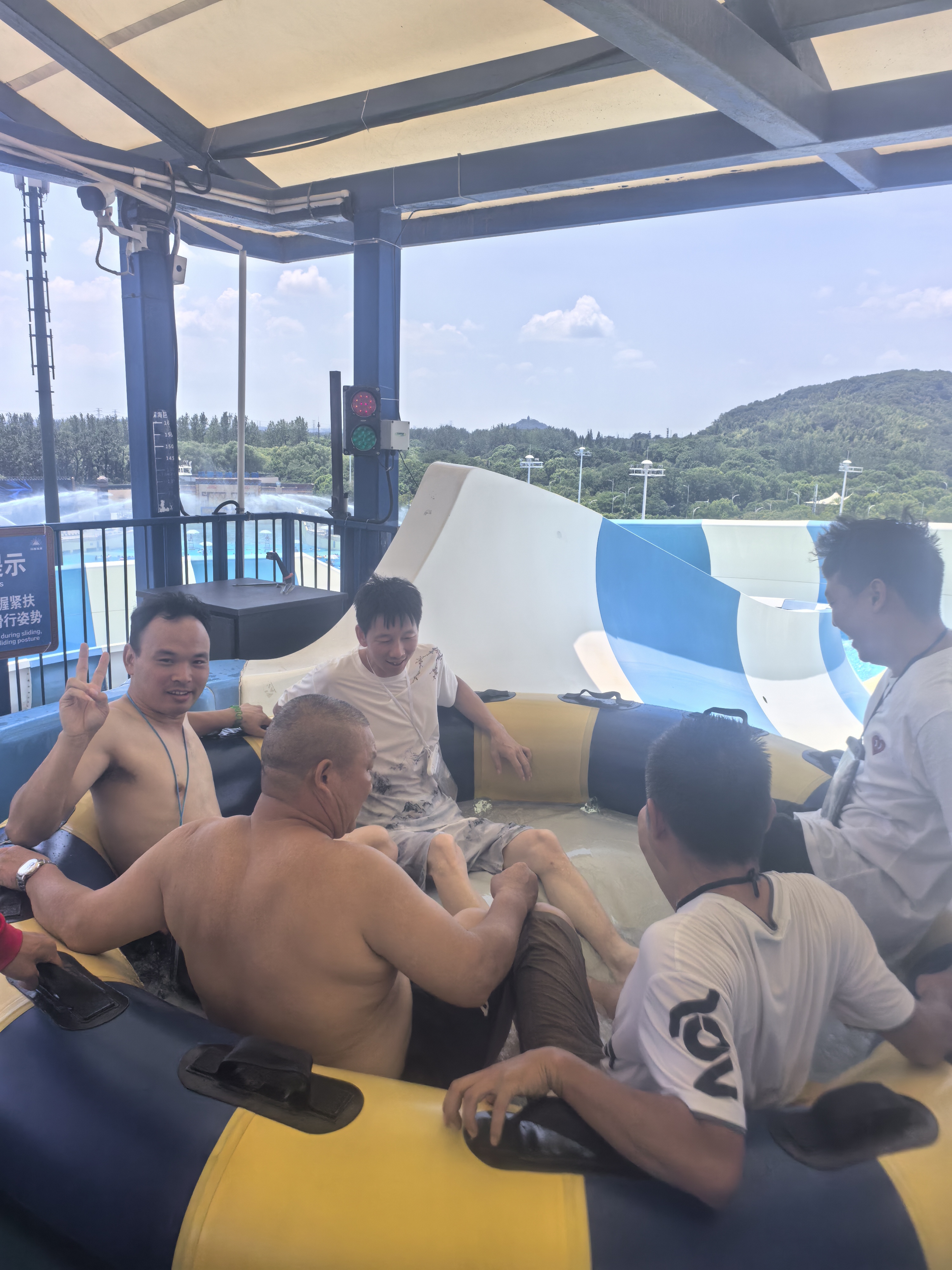 奔銘團隊夏季水上樂園團建活動(圖3)