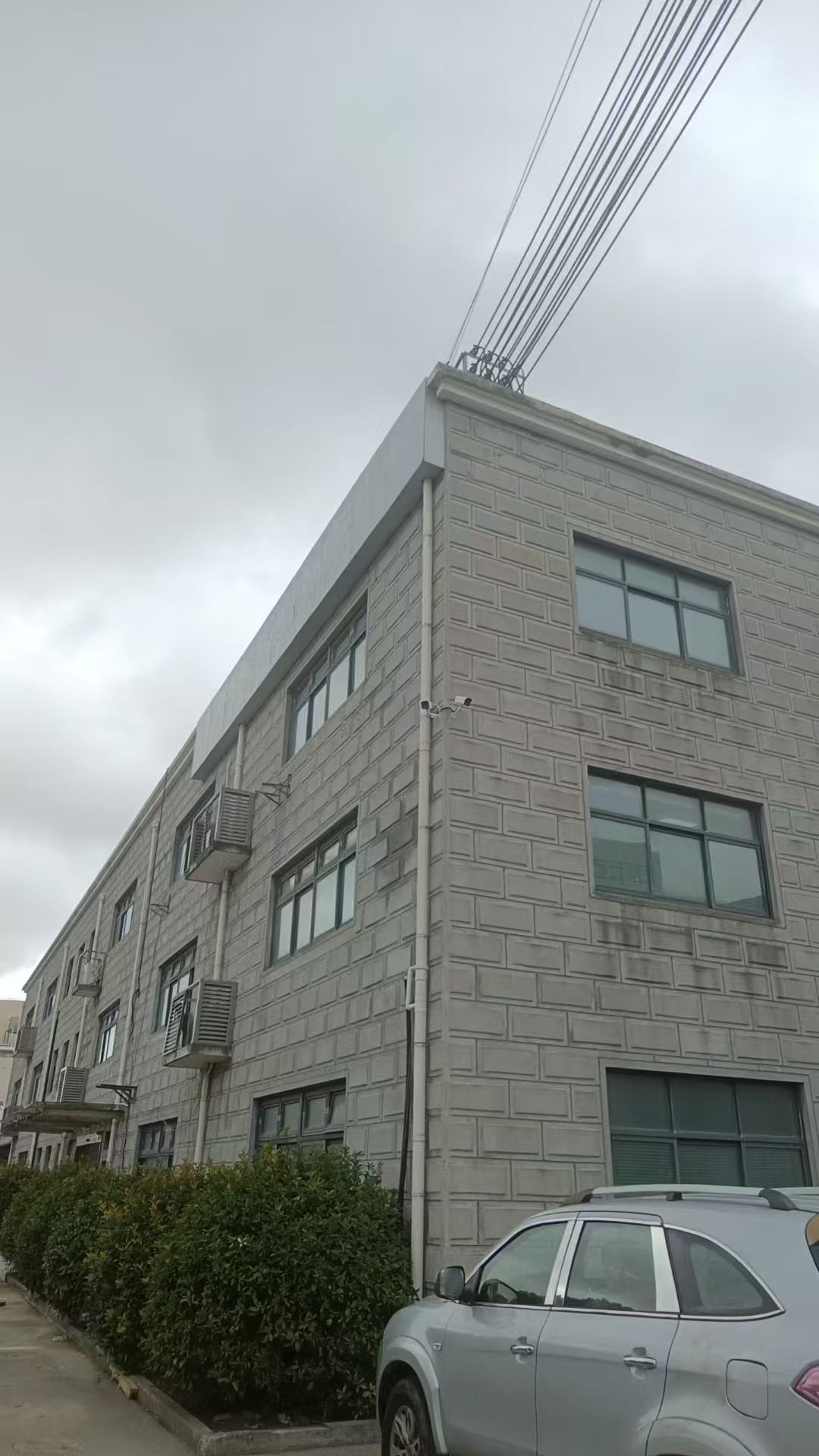 某國(guó)際物流奉賢平海路倉(cāng)《600萬(wàn)全彩高清監(jiān)控系統(tǒng)》安裝(圖3)